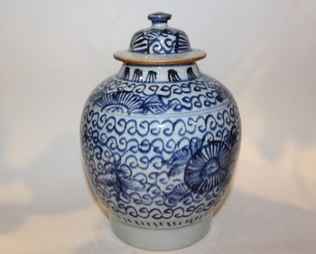 Ming Chinese 18th.C Blue and White Lid Jar