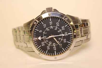 A Men's Wrist Watch