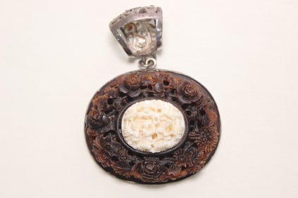 Beautiful Chinese Hand Carved Hat Pendant