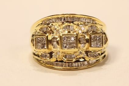 14K Diamond and Gold Ring