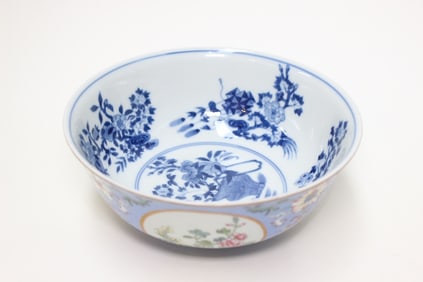 Chinese Blue and White Famille Rose Bowl,Mark