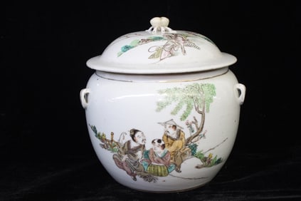 Republican Chinese Famille Rose Jar w Cover