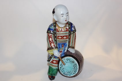 Vintage Chinese Famille Rose Porcelain Boy Play Dr