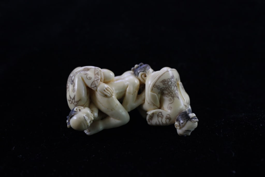 Vintage Japanese Carved Erotic Subject Figural: Vintage Japanese Hand Carved Erotic Subject Figural group Netsuke. Condition:Very good condition, no damage, no repair. Provenance : From a Long Island ,NY Private Collector
