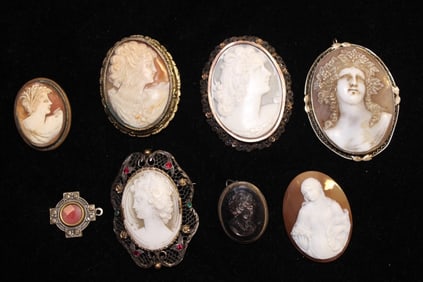 Lots of 8 Vintage Cameo Brooch or Pendant