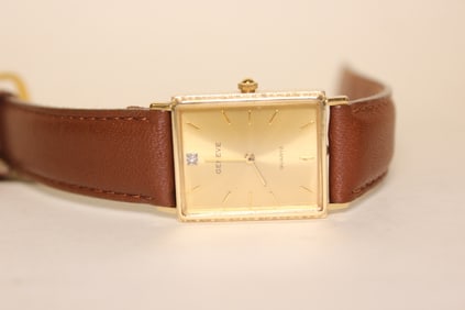 14K Gold Geneve Wristwatch w Diamond