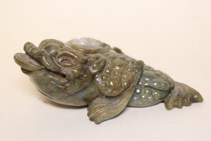 A Jadeite carved Toad w Coin