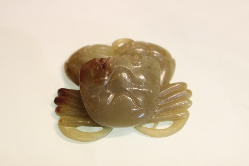 Chinese Jade Carved Crab (1 of 4)