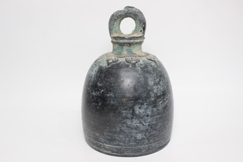 Chinese Bronze Bell.  Ancient ? (1 of 6)