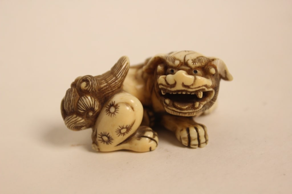 Japanese Antique Hand Carved Lion Netsuke (1 of 5)