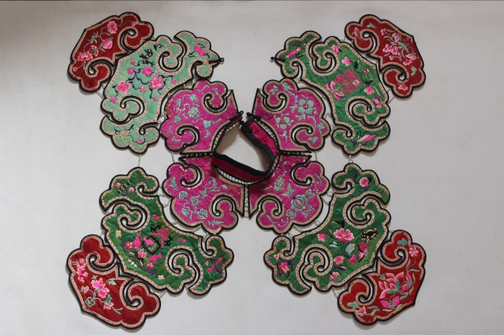 Antique Chinese Silk Embroidered Collar w Floral (1 of 5)