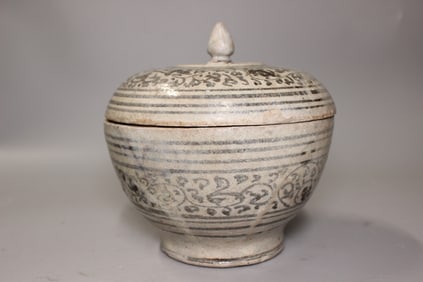 Vietnamese Blue and White Covered Jar