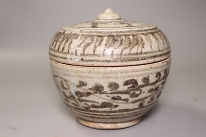 Vietnamese Blue and White Covered Jar