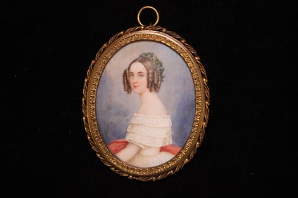 Hand Paint Oval Enamel Miniature