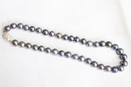 A Pearl Strand Necklace