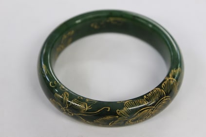 A Chinese Spinach Jade Bangle