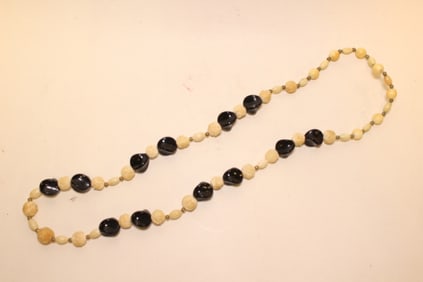 A Carved Bone Beads Necklace