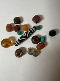 Lots of Miscellaneous Agate Beads