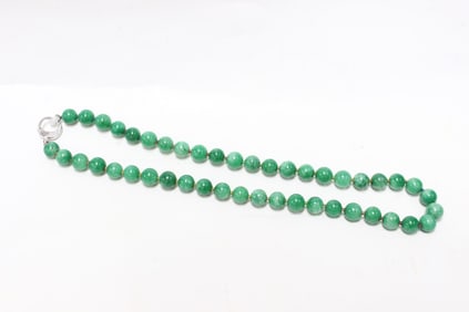 A Jadeite Beaded Necklace w Silver Clasp