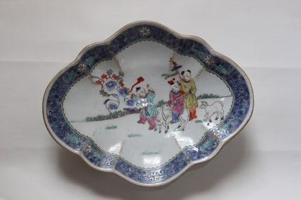 Chinese Famille Rose Porcelain Fruit Tray