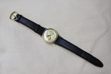 LeCoultre Futurematic Automatic Wristwatch circa 1
