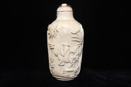 Fine Chinese Bone Carved Snuff Bottle