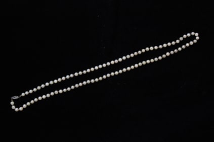 White Mother Pearl Beads Necklace