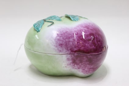 Chinese Famille Rose Peach Cover Box