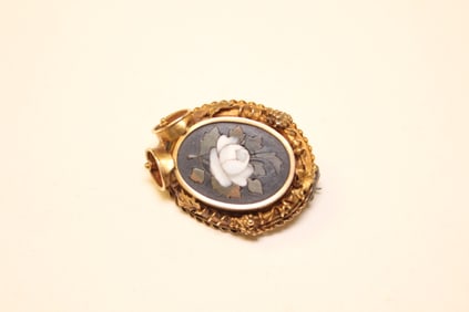 Fine Brooch w High karat Gold