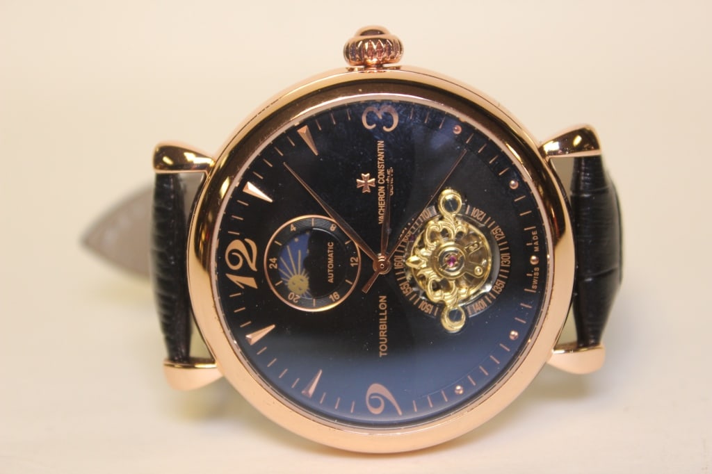 A Men's Automatic Watch (1 of 5)