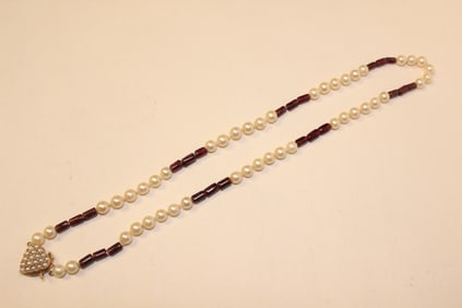 14K Gold and Pearls Necklace