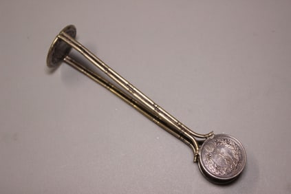 Vintage Tong w Three China Coins