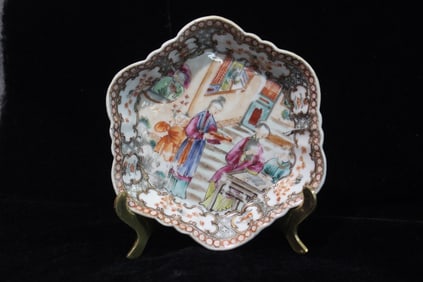 18th.C Chinese Rose Madellion Hexahedron Dish