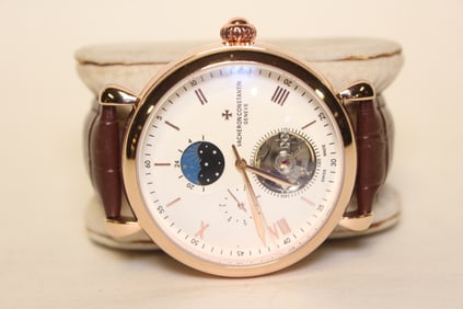 A Men's Wrist Watch