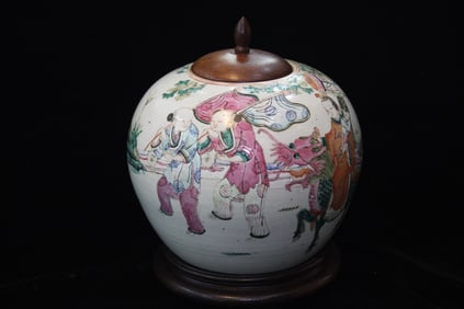 Qing Chinese Famille Rose Porcelain Jar