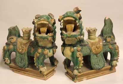Pair of Chinese Pottery Foo Dog Lion statue sculpt