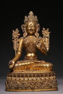 Chinese Gilt Bronze Buddha Statue: Height: 21cm,Length: 13.5cm,Width: 9.5cm,Weight: 1803g