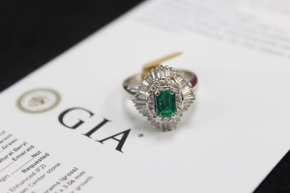 Emerald and Diamond Ring w GIA certificate