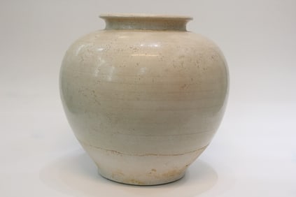 Chinese White Glazed Porcelain Jar Vase