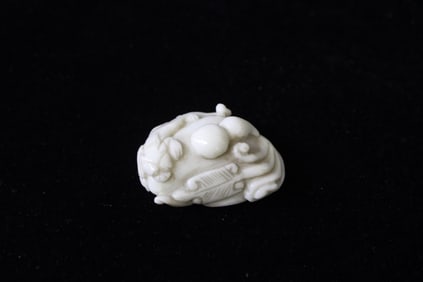 Chinese Jade Carved Beast and Bat Toggle