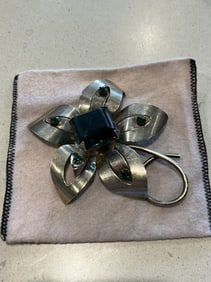 Vintage Sterling Silver Green Crystal Flower Ribbo