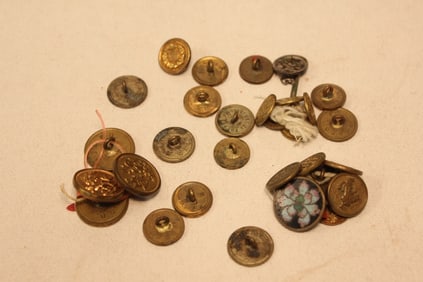 Lots of Vintage Buttons