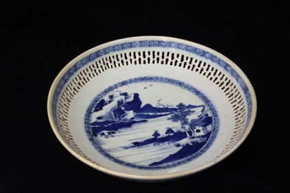 Chinese Blue and White Dish
