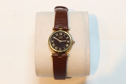 Cartier 'Must De' Ronde with Roman Numerals in 925 sterling Silver Gilt Vermeil Case.