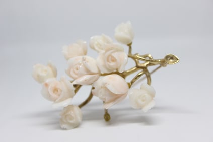 Vintage Angel Skin Coral and 14K Gold Brooch