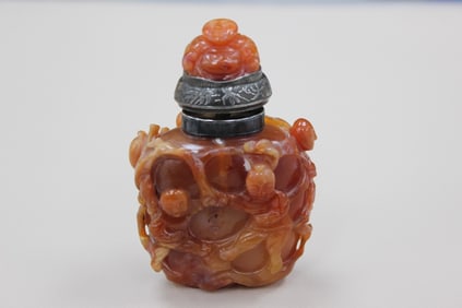 Chinese Agate Nanhong Carved Snuff Bottle