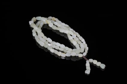 A Hetian Jade Beads Necklace