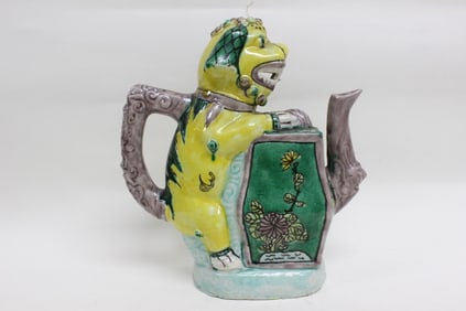 Chinese Porcelain Fu Lion Reflux Teapot