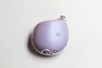 A Purple Jade Pendant