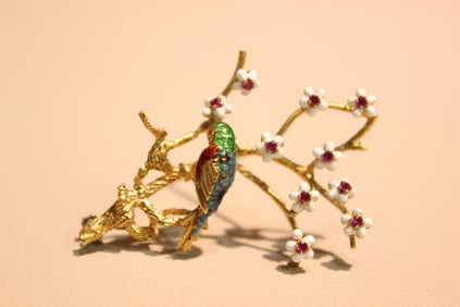 Vintage 18K Italy Enamel Bird Brooch with Ruby
